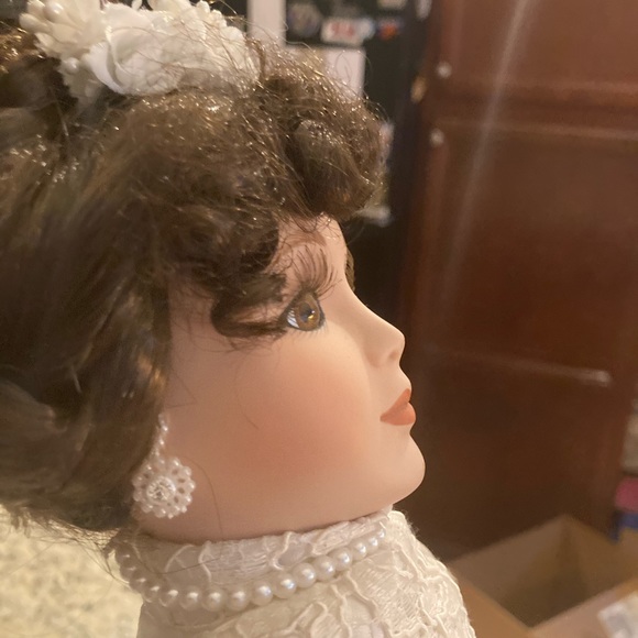 Bridal Doll - Picture 8 of 11